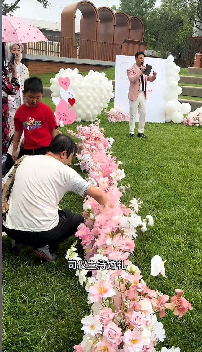 宅豪车法拉利接亲外国小伙乐坏了不朽情缘MG富婆给狗办婚礼送豪(图24)